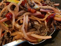 酸萝卜牛肉丝-松赞拉萨林卡酒店