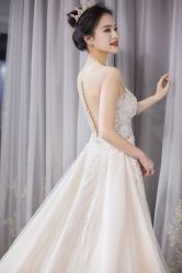 -艾米丽婚纱礼服