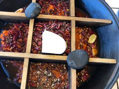 -瓜西西重庆火锅(花溪店)