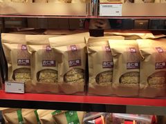 零售区-奇华饼家(香港国际机场T1店)