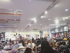 -三福时尚(三峡广场华夏银座店)