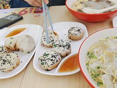 -小杨生煎(金山百联购物中心3楼店)