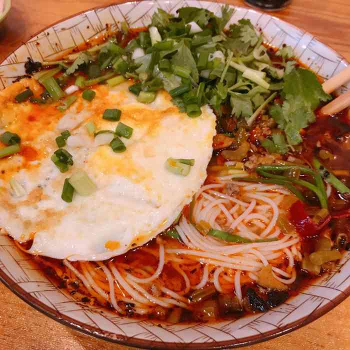 西昌牛肉米线-"先说好的,酸菜随便加.再说建议,点的豇豆..."-大众点评