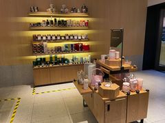 零售区-星巴克(北京中关村北京国际店)