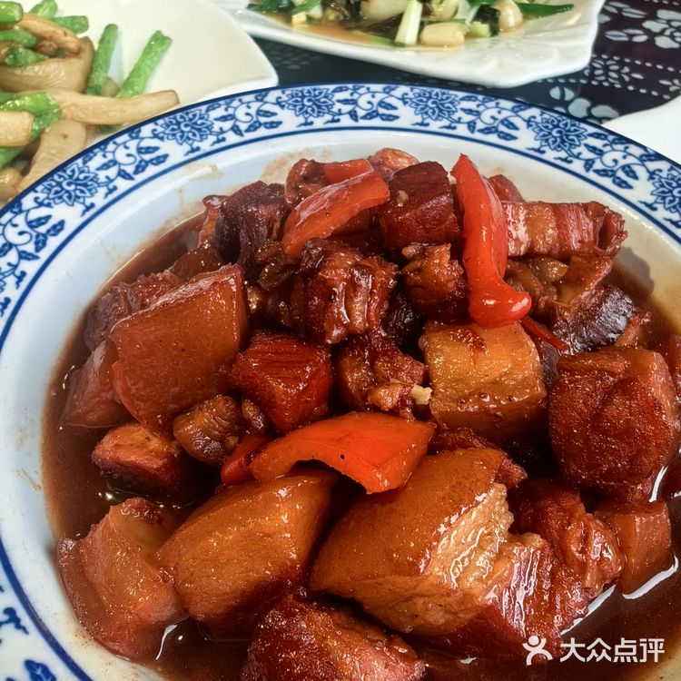 肯定要打卡主席最爱的“红烧肉”。这家真是下足功夫的