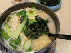 -灵芝妹子海鲜米线(劳动公园店)
