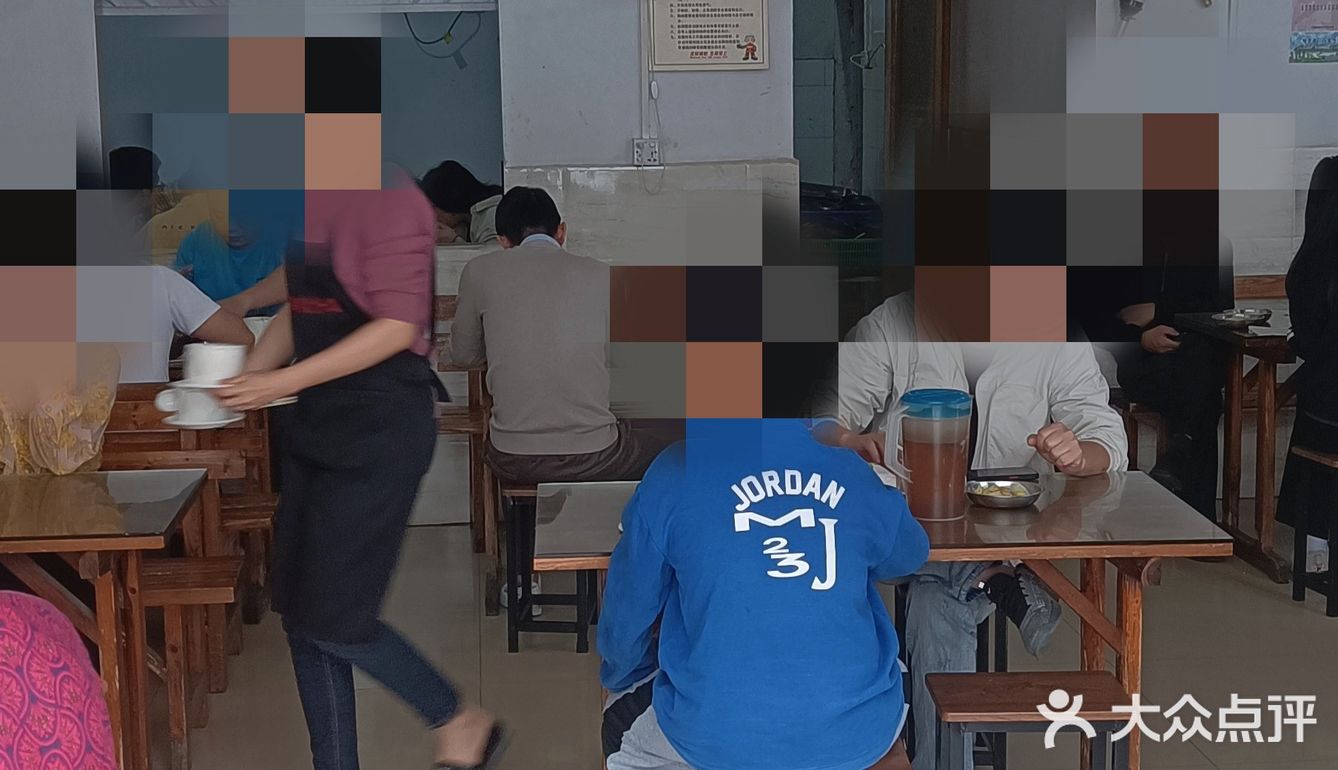 东莞美食#在市井小巷隐藏着的煲仔饭天花板❗后悔没有早点来[种草]