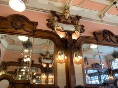 -Majestic Café