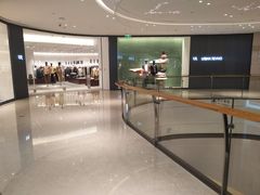 -URBAN REVIVO(上海中庚漫游城店)