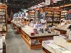 -SISYPHE BOOKS西西弗书店(龙湖滨江天街店)