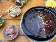 -爱妻·非遗鲜牛排火锅(川音店)