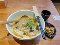 野山菌土鸡米线-云味馆·云南菜·云南米线(景田店)