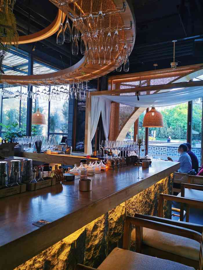 不二·民谣音乐餐酒吧(西安店)-"94位置:南门外松园,地面上一层不要