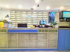 -荷逸唐电竞酒店(上海惠南地铁站店)