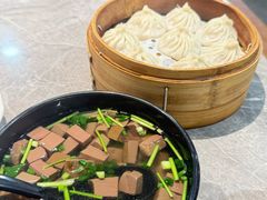 -莱莱小笼·乔艾