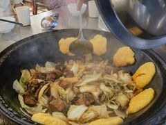 -粘豆包柴火铁锅炖