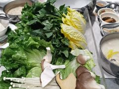 -红鼎豆捞·非遗鲍皇汤火锅(宝丰路店)