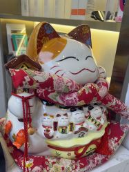 -虫二·专注健康烫染沙龙