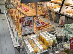 面包甜点陈列柜-皇后西斯汀饼店(文化路店)