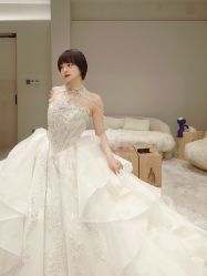 点击看大图 -Renee芮亦婚纱