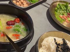 -围炉肉舍•炭烤活鳗•丹东海鲜烤肉(步行街店)