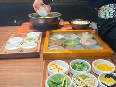 -良米山·云南野生菌过桥米线(上海首店)
