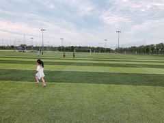 -Riverside河畔少儿足球培训(前滩店)