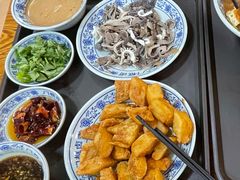 老北京炸灌肠-门框胡同百年卤煮(新街口店)