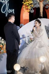 -不晚国际婚纱礼服