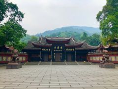 -峨眉山报国寺
