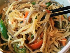 土豆丝炒肉拌洋芋面-日上三甘(三里屯店)
