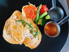 煎鸡胸配蘑菇汁-安妮意大利餐厅(日坛店)