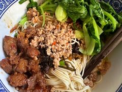 辣肉面-沪西老弄堂面馆(定西路店)