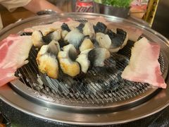 -围炉肉舍•炭烤活鳗•丹东海鲜烤肉(步行街店)