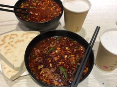 -牵人麻辣粉(粉巷店)