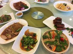-梦中园海鲜酒店(川沙路店)
