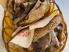 -洪峰浩老北京烧饼夹肉(角门路店)