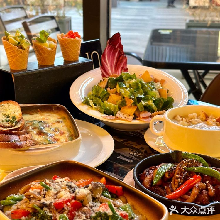 朝阳里的一家复古美式餐厅