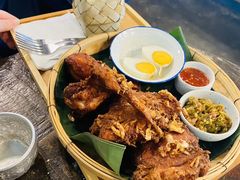 -莓园冰淇淋店