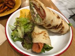 三文鱼牛油果拉法-HELLO 27 意面·沙拉·帕尼尼