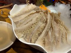 -老牌坊云南鱼豆花火锅(爱建店)