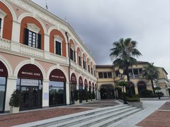 -佛罗伦萨小镇广佛名品奥特莱斯(疏港路店)