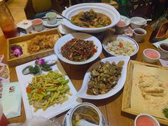 -黄泥岗·地道湖北菜(奥特莱斯店)