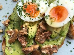 牛油果煮蛋吐司-RAC BAR(安福路店)