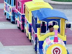 -王府井奥莱临潼小镇(临潼店)