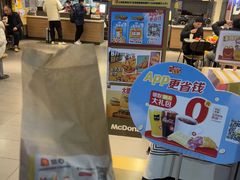 -麦当劳(上海虹桥站30B检票口楼上)