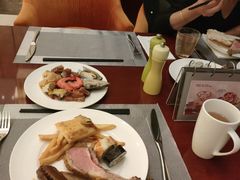 -东西风牛排馆周末烧烤自助(首都机场希尔顿店)