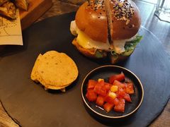 -HIGH FIVE哈福手工汉堡(桂林路店)