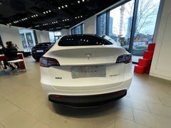 -TESLA 特斯拉(上海太古汇体验店)