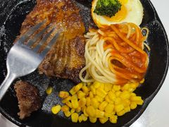-汤姆家的牛排意面披萨(新城市广场店)